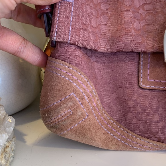 Coach rare y2k mauve monogram signature jacquard soho shoulder bag - Picture 4 of 9